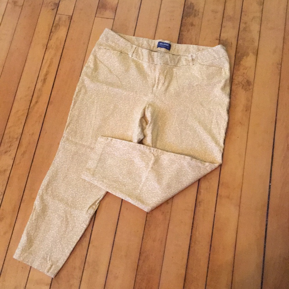 Fun and sunny pants